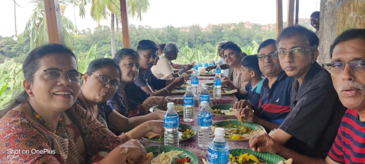 Archana Guest House River View ฮัมปี ภายนอก รูปภาพ