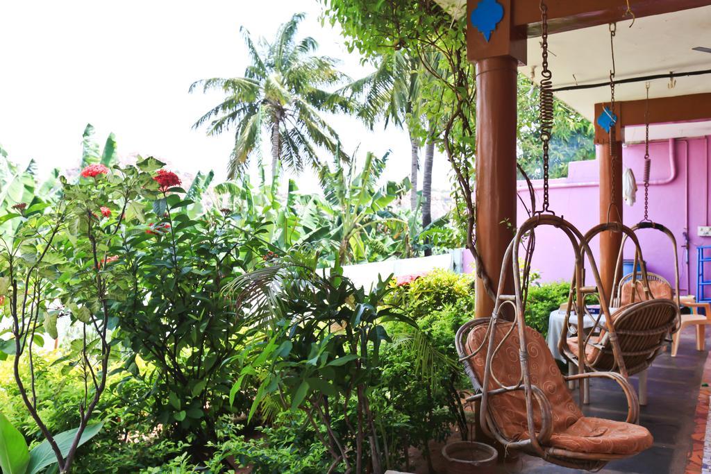 Archana Guest House River View ฮัมปี ภายนอก รูปภาพ