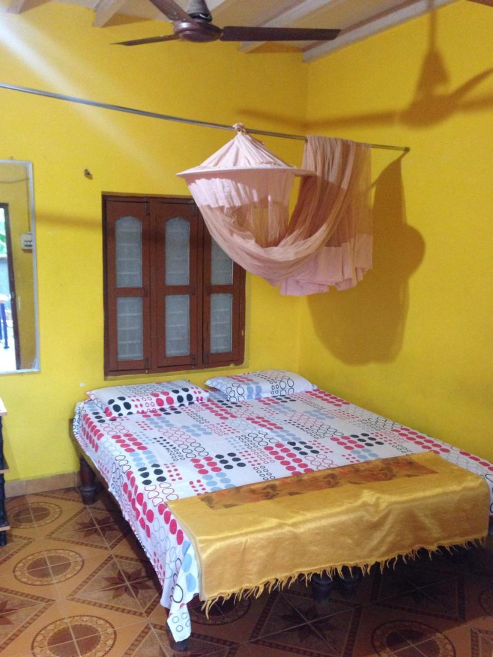 Archana Guest House River View ฮัมปี ภายนอก รูปภาพ
