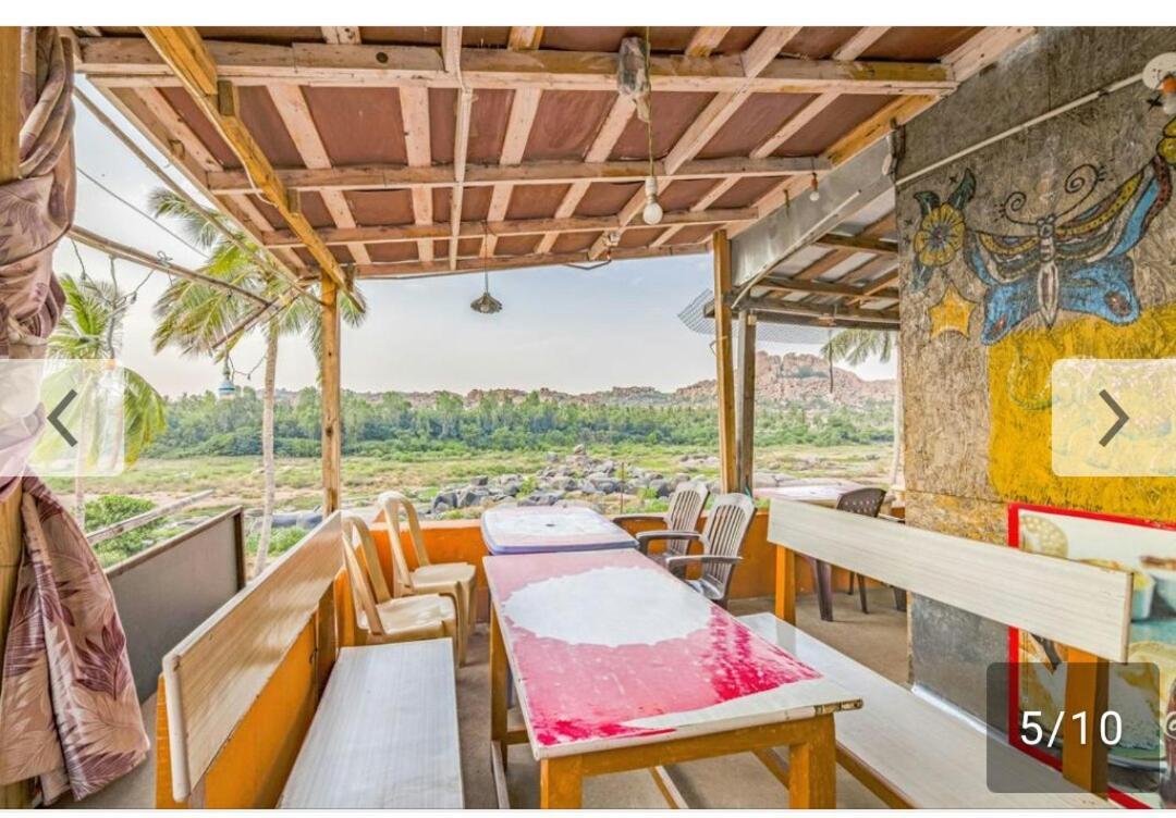 Archana Guest House River View ฮัมปี ภายนอก รูปภาพ
